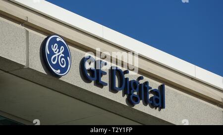 Close-up de signer avec logo pour la division de General Electric GE numérique au siège de divisions à San Ramon, Californie, le 12 mars, 2019. () Banque D'Images