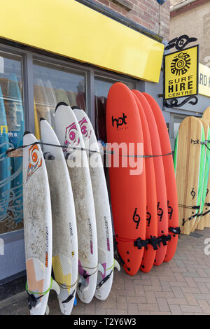 La boutique de location de planches de surf à l'extérieur, Broad Oak, Cornwall, UK Banque D'Images