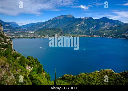 Point de vue, vue de Torbole, Pregasina près de Riva del Garda, Lac de Garde, Lago di Garda, Trentin, Italie Banque D'Images