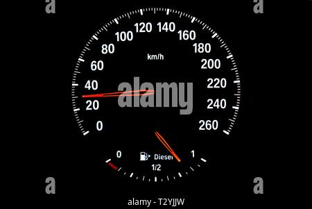 Compteur avec jauge de carburant, vitesse 30 km/h, zone à circulation réduite, Spielstrasse, Allemagne Banque D'Images