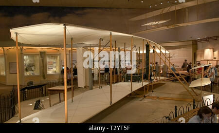 WASHINGTON, DC, USA - 10 septembre 2015 : 1903 Wright Flyer,la première mondiale réussie powered appareil plus lourd que l'air flying machine sur afficher dans le NAT Banque D'Images