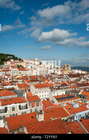 11.06.2018, Lisbonne, Portugal, Europe - une vue d'immeubles dans le centre-ville historique de Baixa district. Banque D'Images