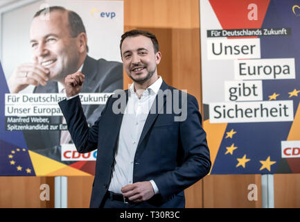 Berlin, Allemagne. Le 05 Avr, 2019. Paul Ziemiak, Secrétaire général de la CDU, présente la campagne du syndicat pour les élections européennes. Crédit : Michael Kappeler/dpa/Alamy Live News Banque D'Images