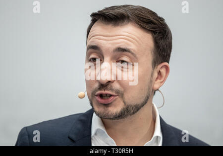 Berlin, Allemagne. Le 05 Avr, 2019. Paul Ziemiak, Secrétaire général de la CDU, présente la campagne du syndicat pour les élections européennes. Crédit : Michael Kappeler/dpa/Alamy Live News Banque D'Images