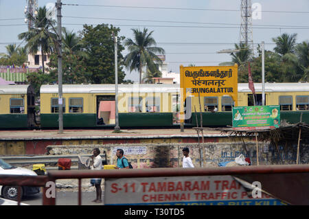 Chennai, Indien. Le 08 février, 2019. Train à un arrêt à Chennai (Madras) en Inde du Sud, enregistré sur 08.02.2019 | Conditions de crédit dans le monde entier : dpa/Alamy Live News Banque D'Images