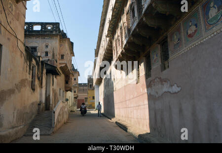 Mandawa, Indien. Feb 06, 2019. De nombreux bâtiments historiques, notamment des palais, expirer dans Mandawa, dans le nord de l'Inde, prises le 06.02.2019 | Conditions de crédit dans le monde entier : dpa/Alamy Live News Banque D'Images