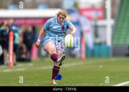 Londres, Royaume-Uni. Le 05 Avr, 2019. Le Cpl Annie Forbes des femmes au cours de la Royal Air Force Royal Air Force Senior Femmes XV contre les femmes de la Marine royale à XV sur Twickenham Stoop Vendredi, 05 avril 2019. (Usage éditorial uniquement, licence requise pour un usage commercial. Aucune utilisation de pari, de jeux ou d'un seul club/ligue/dvd publications.) Crédit : Taka Wu/Alamy Live News Banque D'Images