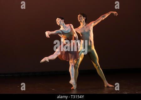 Budapest, Hongrie. 5ème apr 2019. Les participants effectuent au gala de l'Rudolph Nureyev Concours International de Ballet de Budapest, Hongrie, le 5 avril 2019. Credit : Attila Volgyi/Xinhua/Alamy Live News Banque D'Images