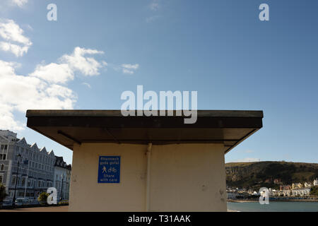 Logement en bord de mer sur la promenade de Llandudno Conwy llandudno North Wales UK Banque D'Images