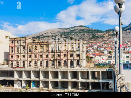 Les ruines de l'hôtel Neretva, surnommé 'Tito's palace', à Mostar, Bosnie-Herzégovine Banque D'Images