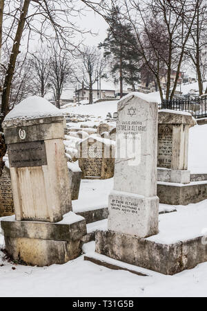 L'OId endommagé Cimetière juif au cours de siège de Sarajevo par les Serbes. Le deuxième plus grand cimetière juif d'Europe après le Vieux cimetière juif de Prague Banque D'Images