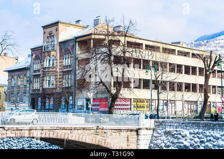 De nombreux bâtiments à Sarajevo montrent encore les cicatrices des dommages de l'1992-1996 siège de la ville. La Bosnie-et-Herzégovine Banque D'Images