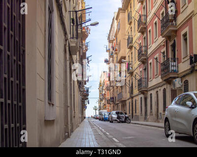Barcelone, Espagne-14 mars 2019 : rue typique de la Barceloneta neighborhood Banque D'Images