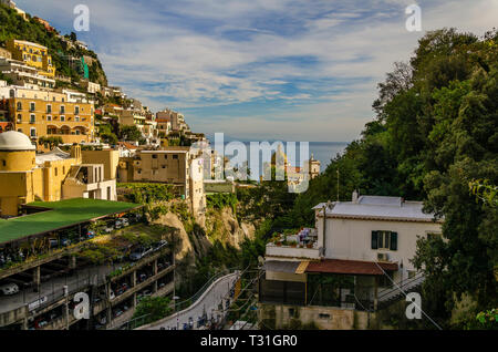 Paysage de la côte italienne de la Méditerranée près de Positano. Amalfi Italie Banque D'Images