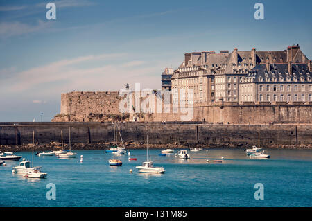 La ville de Saint-Malo, Bretagne, France Banque D'Images