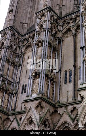 EXTERIOR-DETALLE DE LA PARTE SUPERIOR DE LA FACHADA ESTE 1209/50-GOTICO INGLES. Emplacement : CATEDRAL. Puits. L'Angleterre. Banque D'Images