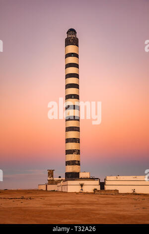 Leuchtturm à Dakhla. Dakhla, Sahara occidental, Maroc. Banque D'Images