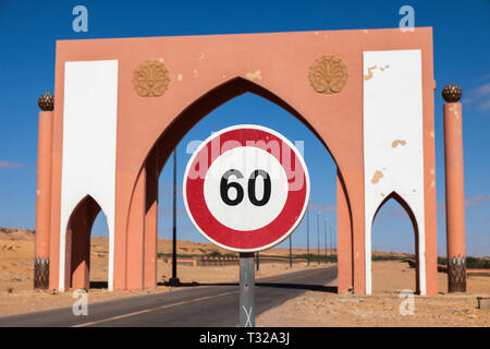 Porte de la ville de Laayoune. Laayoune, Sahara occidental, Maroc. Banque D'Images