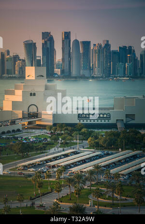 Panorama de l'antenne de Doha avec musée d'art islamique à Doha, Qatar. Banque D'Images