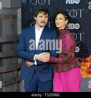 NEW YORK, NY 03 avril : Pedro Pascal et Indira Varma assister à HBO 'Game of Thrones' premiere saison finale au Radio City Music Hall, le 03 avril, 2019 dans Banque D'Images