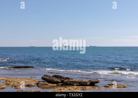 Vue panoramique sur la mer Ligure de Terrazza Mascagni Mascagni (terrasse) sur la côte ouest de la Toscane à Livourne ville Banque D'Images