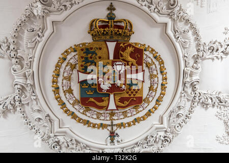 Le stuc relief de la Royal Danish des armoiries, de l'époque de Frederik IV's court, sur le plafond de la salle des chevaliers au château de Rosenborg Banque D'Images