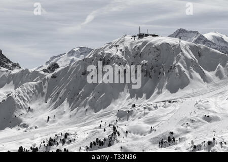 Paysage d'une vue sur les montagnes de surroundin la station de ski de La Plagne en Savoie, de la France, les Alpes Françaises Banque D'Images