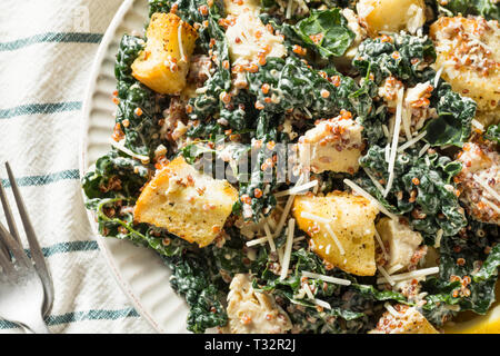 Kale fait maison Salade de quinoa Fromage Banque D'Images