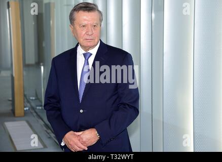 Le président de Gazprom, Viktor Zubkov à Milan. La société est le principal fournisseur du pétrole en Russie comprend : Viktor Zubkov Où : Milan, Italie Quand : 05 mars 2019 Credit : IPA/WENN.com **Uniquement disponible pour publication au Royaume-Uni, USA, Allemagne, Autriche, Suisse** Banque D'Images