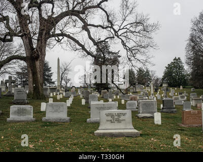 Washington DC, USA, le 2 mars 2019. Pierres tombales au cimetière national d'Arlington en Virginie Banque D'Images