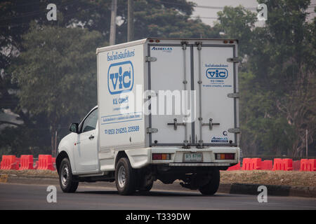 Chiang Mai, Thaïlande - 4 Avril 2019 : Cold camion conteneur pour le transport de la glace. Photo road no.121 à environ 8 km du centre-ville de Chiang Mai, Thaïlande. Banque D'Images