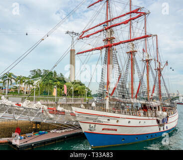 Royal Albatross, bateau touristique au port de l'île de Sentosa, Singapour Banque D'Images