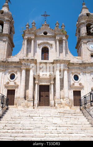 Ancienne vieille église en pierre de la Modena de Rosario à Palma di Montechiaro, Sicile, Italie Banque D'Images