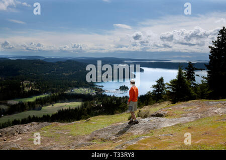 WA06529-00...WASHINGTON - Vue de l'expédier sur pic Turtleback Montagne, Orcas Island Banque D'Images