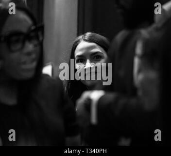 New York, NY - 5 Avril, 2019 : membre du Congrès nous Ocasio-Cortez Alexandrie assiste à la convention nationale du Réseau d'Action 2019 à l'hôtel Sheraton de Times Square. Banque D'Images