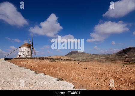 Ancien moulin à vent à Fuerteventura, îles canaries Banque D'Images