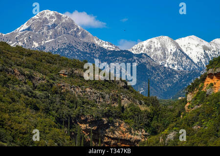 La neige sur le Mont Taygète, printemps, printemps, Peleponnese, grèce, grec Banque D'Images