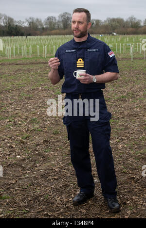 La Rugby Football Union est la plantation d'un bosquet d'arbres en l'honneur de ceux qui ont vécu et servi dans la Première Guerre mondiale. On mentionnera en particulier le capitaine de corvette Arthur Leyland Harrison qui était un officier de la marine royale anglaise et première guerre mondiale, décoré de la Croix de Victoria - il a joué rugby union et a été couvert deux fois pour l'Angleterre et l'Angleterre est la seule à avoir été international reçu la Croix. Il a été tué au combat à Zeebrugge, Belgique le 23 avril 1918, 32 ans. La plantation d'arbre ont été Jeff Blackett, Vice-président de la Rugby Football Union et son fils sera commandant Blackett, comme nous Banque D'Images