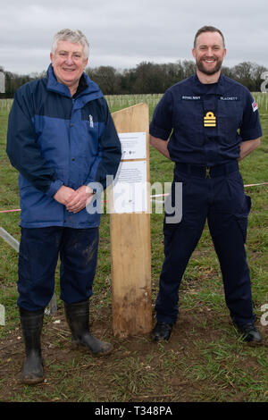 La Rugby Football Union est la plantation d'un bosquet d'arbres en l'honneur de ceux qui ont vécu et servi dans la Première Guerre mondiale. On mentionnera en particulier le capitaine de corvette Arthur Leyland Harrison qui était un officier de la marine royale anglaise et première guerre mondiale, décoré de la Croix de Victoria - il a joué rugby union et a été couvert deux fois pour l'Angleterre et l'Angleterre est la seule à avoir été international reçu la Croix. Il a été tué au combat à Zeebrugge, Belgique le 23 avril 1918, 32 ans. La plantation d'arbre ont été Jeff Blackett, Vice-président de la Rugby Football Union et son fils sera commandant Blackett, comme nous Banque D'Images