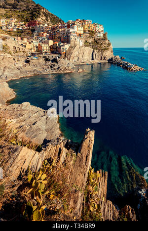 Manarola, Cinque Terre (Riviera Italienne Ligurie), l'Italie - italien célèbre les destinations de voyage Banque D'Images