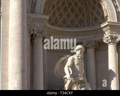 Gros plan de la statue de Neptune dans la fontaine de Trevi, Rome, Banque D'Images