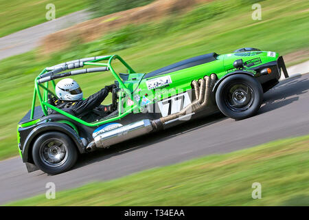 L'escalade à Gurston Down Hill Climb, Broadchalke, Wiltshire, Royaume-Uni. Banque D'Images