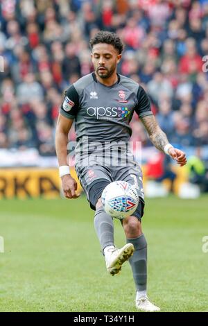 Milton Keynes, Royaume-Uni. 6ème Apr 2019.Milton Keynes, Royaume-Uni. 6e, 2019Avr Lincoln City's Bruno Andrade au cours de la première moitié du match de Ligue 2 pari du ciel entre MK Dons et Lincoln City à Stade MK, Milton Keynes le samedi 6 avril 2019. (Crédit : John Cripps | MI News) usage éditorial uniquement, licence requise pour un usage commercial. Aucune utilisation de pari, de jeux ou d'un seul club/ligue/dvd publications. Photographie peut uniquement être utilisé pour les journaux et/ou à des fins d'édition de magazines. Crédit : MI News & Sport /Alamy Live News Banque D'Images