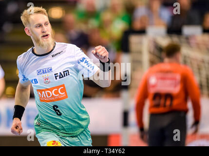 Hambourg, Allemagne. 06 avr, 2019. Handball : DHB Cup, TSV Hannover-Burgdorf - SC Magdeburg, tour principal, quatre finale, demi-finale. Magdeburg est Matthias Musche célèbre un but. Axel Heimken Crédit :/dpa/Alamy Live News Banque D'Images