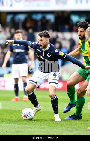 Londres, Royaume-Uni. 06 avr, 2019. Lee Gregory de Millwall pendant l'EFL Sky Bet match de championnat entre Millwall et West Bromwich Albion à la Den, Londres, Angleterre le 6 avril 2019. Photo par Adamo Di Loreto. Usage éditorial uniquement, licence requise pour un usage commercial. Aucune utilisation de pari, de jeux ou d'un seul club/ligue/dvd publications. Banque D'Images