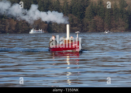 Cumbria UK 6 avril 2019 Lac Windermere Windermere nouveau ''Musée jetée Le musée se prépare pour son ouverture officielle le lundi par S.A.R. le Prince Charles , Crédit:Shoosmith/Alamy Live News Banque D'Images