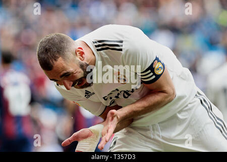 Madrid, Espagne. 06 avr, 2019. Karim Benzema du Real Madrid au cours de la Liga match entre le Real Madrid et SD Eibar à Santiago Bernabeu à Madrid, Espagne. Score final : Real Madrid 2 - 1 SD Eibar. Credit : SOPA/Alamy Images Limited Live News Banque D'Images