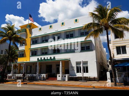 L'architecture art déco de l'hôtel Avalon sur Ocean Drive, à South Beach, Miami, Floride, USA Banque D'Images