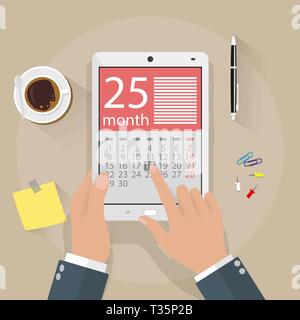 Cartoon businessman clics le jour application Calendrier sur un ordinateur tablette. Vue de dessus de l'arrière-plan office desk with coffee cup, stylo, vecteur de post-it. Illustration de Vecteur