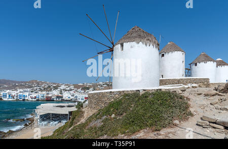 Vue sur Chora village ( Petite Venise ) - l'île de Mykonos Cyclades - Grèce - mer Egéé Banque D'Images